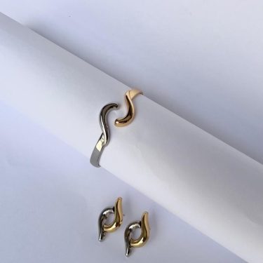 Brinco Minimalista Dourado com Prata 01